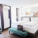 Design- Und Kunsthotel 호텔 3*
