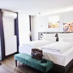 Hotel Design- Und Kunsthotel 3*
