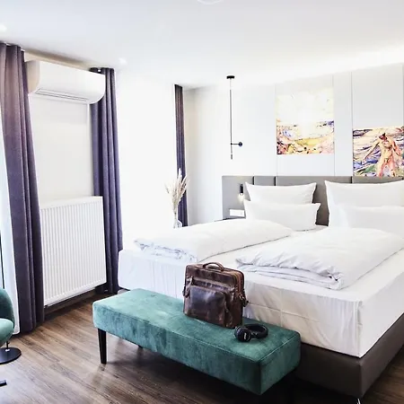 Design- Und Kunsthotel Отель *