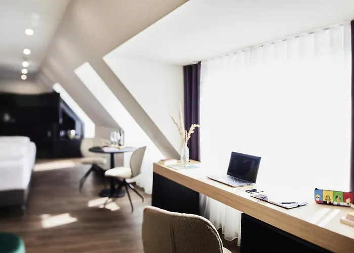 Design- Und Kunsthotel 酒店 3*